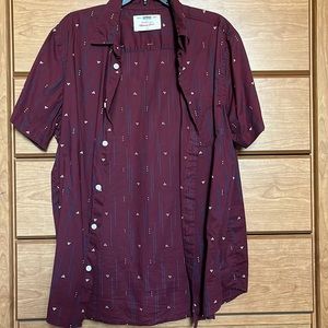 Men’s Urban Pipeline Maroon Button-Up Size Large